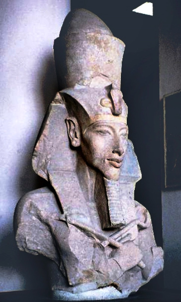 Immagine 2. Testa di Akhenaton Museo egizio del Cairo.