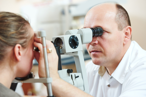 Una pellicola di idrogel per riparare la cornea